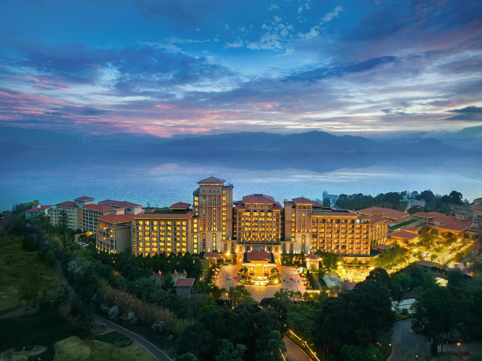 Hilton Yuxi Fuxian Lake Hotel Chengjiang  Exterior photo