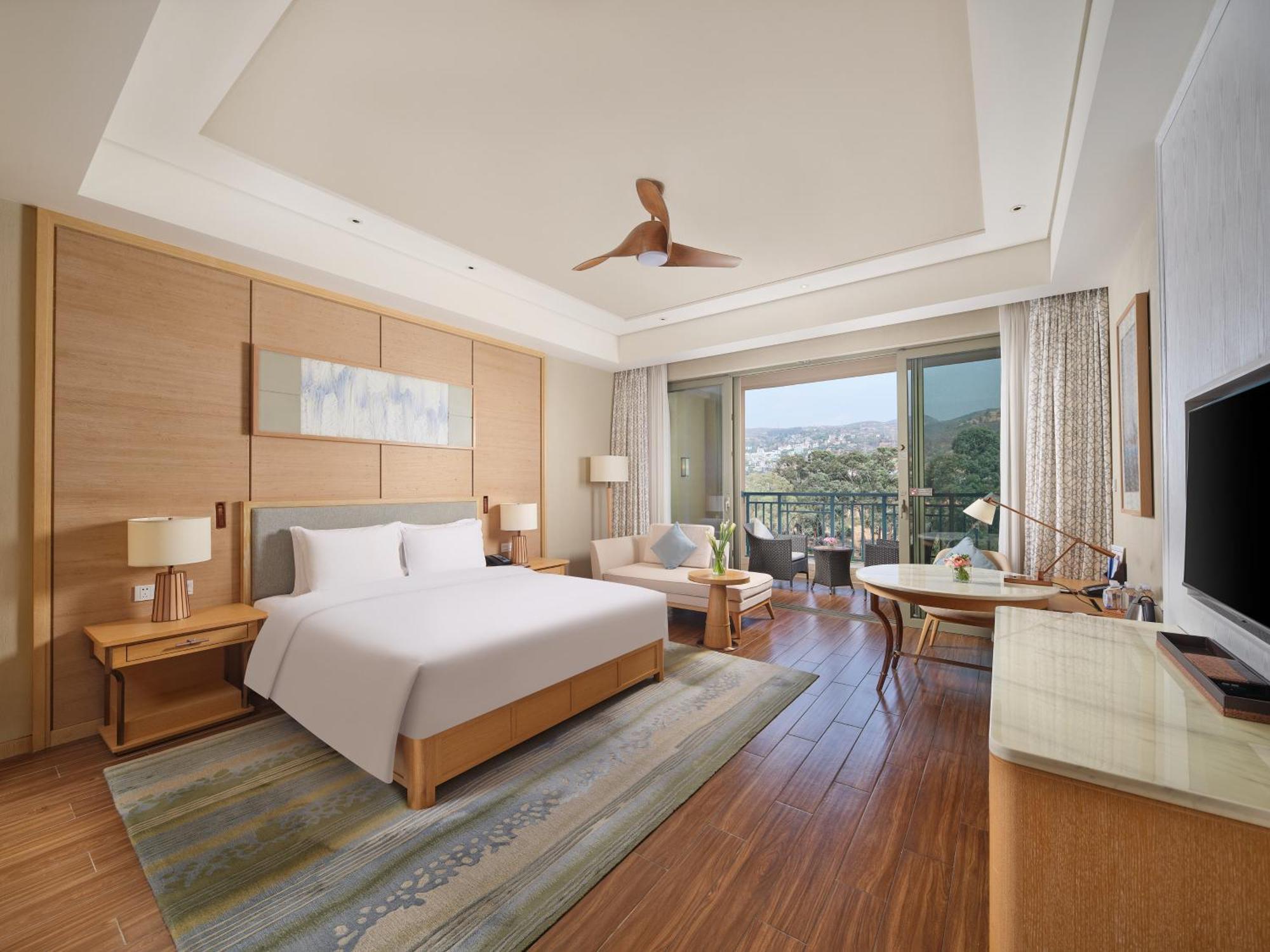 Hilton Yuxi Fuxian Lake Hotel Chengjiang  Exterior photo